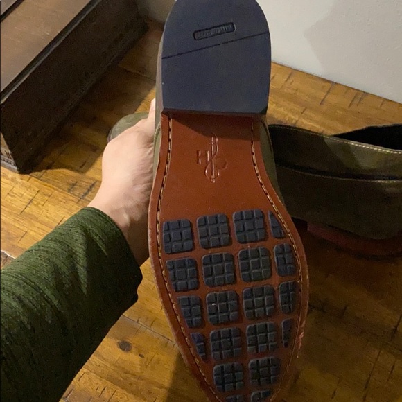 Cole Hahn Olive Chukkas size 11